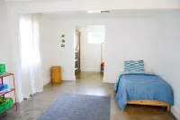 Slow Stay - Centrally located Vero Beach home near town!