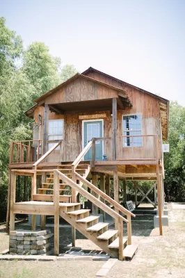 Cozy cabin stay in the Louisiana swamp