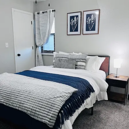 New Remodel 3BD/2Bath Weekly/Monthly Discounts available