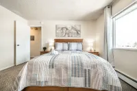 ⁂GETAWAY SUITE! Condo - Sleeps Five - 2 BR/1BA⁂