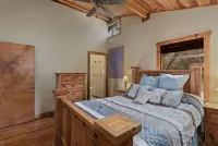 Medina Lake Villa - Stunning Lakeviews, Waterfront Access & Pool