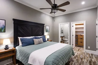 Historic 2-bedroom apartment with WiFi, AC in charming Batesville Hotel in zona University of Arkansas Community College at Batesville
