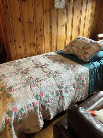 Woodland Oasis Cabin Apartment