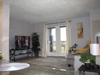 Delightful 1 bedroom, walk out balcony.  Near four major hospitals & WPAFB Hotels in Kettering