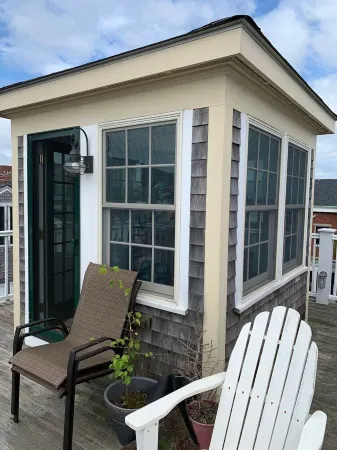 Crows Nest.  Downtown New Bedford Historic District. HARBOR VIEWS!