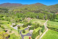 Country Lane - Creek Front - Fire Pit