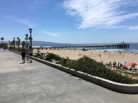 Charming Studio w/ Fireplace & Kitchen — Steps to Sand