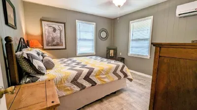 Cricket Hollow with Dock and private Lake Access Sleeps 6 Hotels near Cross Bar Ranch Off-road Park