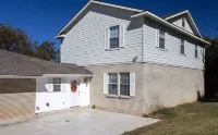 Vintage / antique 1200 sq. ft. interior studio & parking