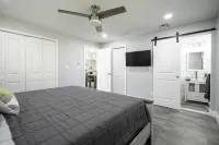 Private Heated SaltWater Pool & Hot Tub 3-Bdrm Home in Harbor Bluffs Paradise