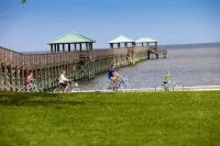 🔥 CLOSE 2 WATERS❤️| SLEEPS 4 W/ W+D