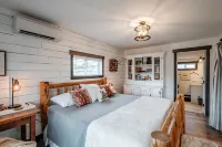 The Fir Country Cottage Hotels in Philomath