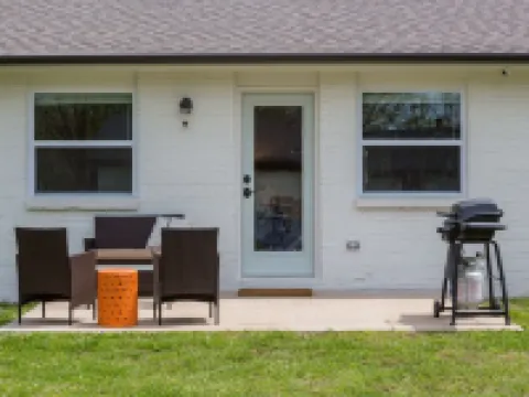 The Fika - Next to Lake Fayetteville Trail Hotels in Springdale