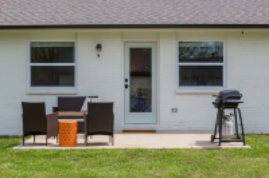 The Fika - Next to Lake Fayetteville Trail