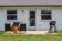 The Fika - Next to Lake Fayetteville Trail