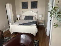 Awesome 3 Bedroom River Front Retreat right on the water!