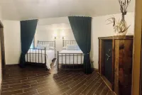 Cozy 2-bedroom house on Enid Lake, just steps from Wallace Creek Campgrounds