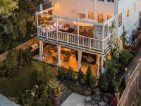 Luxury Spa Retreat with Sauna, Hot Tub & Swimming Pool in the Heart of Hudson 哈得孫酒店