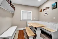 Fully renovated house in a highly walkable neighborhood; close to all!