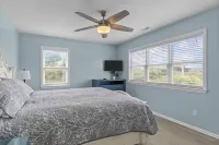 “Shore Thing” at our spacious Beachfront Oasis - WEST - balcony