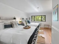 Bigfork Condo - Close to Lake 빅포크 호텔