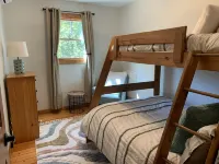 Red Stone Retreat-10 Min to Asheville, Game Room, Firepit, Quiet and Secluded