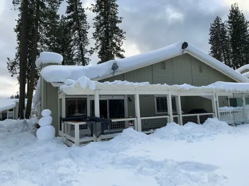 Cozy Condo on the 4th Fairway of  Plumas Pines Golf Course