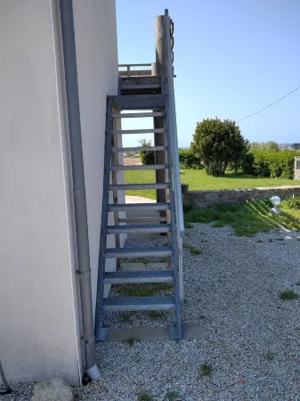 Furnished, 2 stars, with sea view