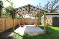 Navy Point Home and Game Room, Near Nas & Downtown Hotels in Warrington