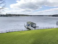 #1 Rated Vacation Home w/ Deep Water on the Main Channel クラインズのホテル