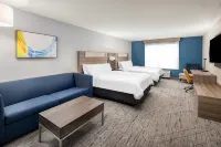 Holiday Inn Express & Suites Green Bay East