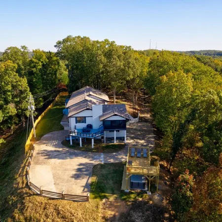 Lake Front Mountain View w/ 6 King beds