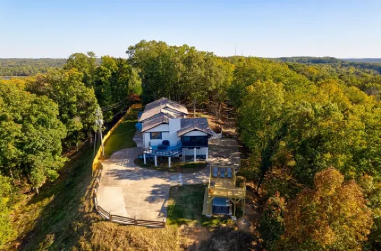 Lake Front Mountain View w/ 6 King beds
