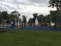 Beautiful Sunset Lakefront with Hot Tub,Pool, Tennis-Pickleball and Bball Court