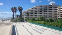 Apartment seafront luxury building Canet sud with parking WIFI access