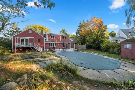 Rockport Pool House w/ Yard+Grill l 4BR/3BA l Park and Walk to Bearskin Neck! Отели рядом с достопримечательностью «Motif #1»