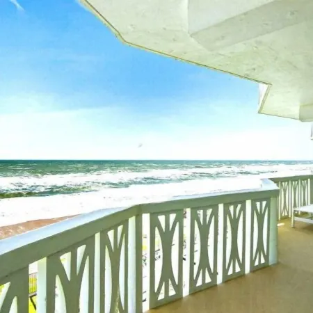 DIRECT BEACH FRONT CONDO! PANORAMIC OCEAN VIEW! NO DRIVE BEACH!