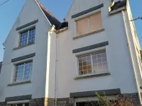 Spacious villa with sea view, 200 m from the beach. Hotels in Saint-Nic