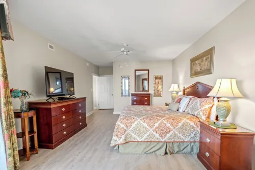 Royale Palms 2Br Oceanview 14th FLR with Pool Passes! Book for the Holidays!