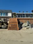 Beachfront Bliss - Steps to Sand + 5 Large BRs - 3성급
