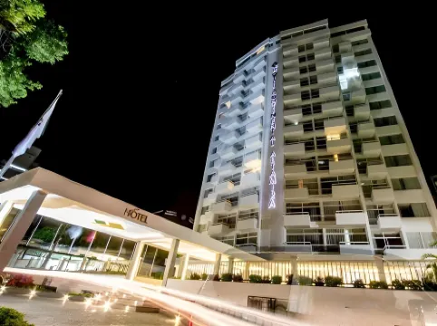 Continental Altamira Отели рядом с достопримечательностью «Edificio Chataing»