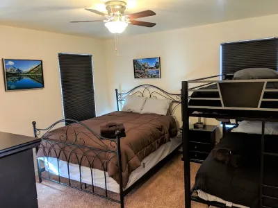 Slickrock Shangri-La - Sleeps 8! Pet/bike friendly. Hotels in Moab South Valley