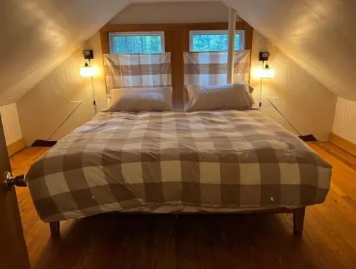 Pip's Place-10 Mins to Sugarloaf Hotels in Coplin