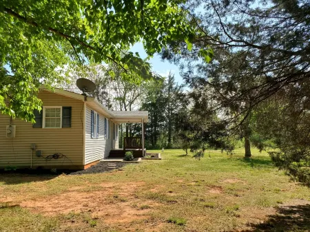 Whole House Отели рядом с достопримечательностью «Lazy Days Winery»