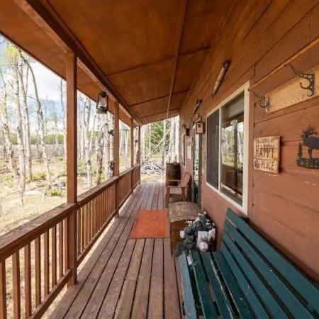 Beautiful, Cozy and Quiet Home Nestled in an Aspen Grove