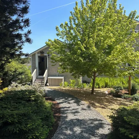 Sea Breezes is an elegant waterfront house