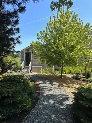 Sea Breezes is an elegant waterfront house