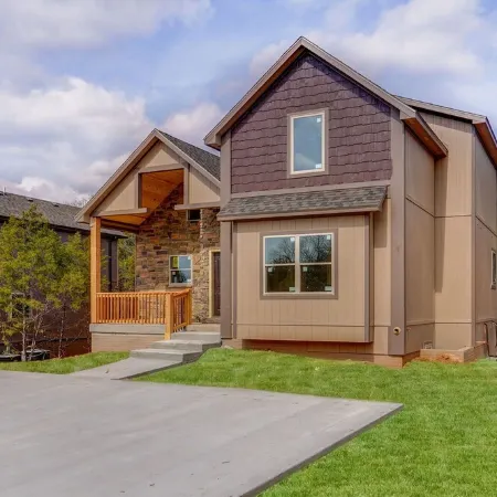 Pine Cone Lodge-Private Hot Tub, Pool Table, 2 Pools & Splash Pad, Pet Friendly!