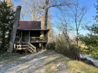 Quiet Cabin on Walnut Creek, Covered Deck, Hot Tub, Swimming Hole, Shelter House