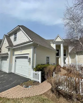 Bay Harbor Condo in Gated Community. Lake Michigan Views, Golfing & Shopping!